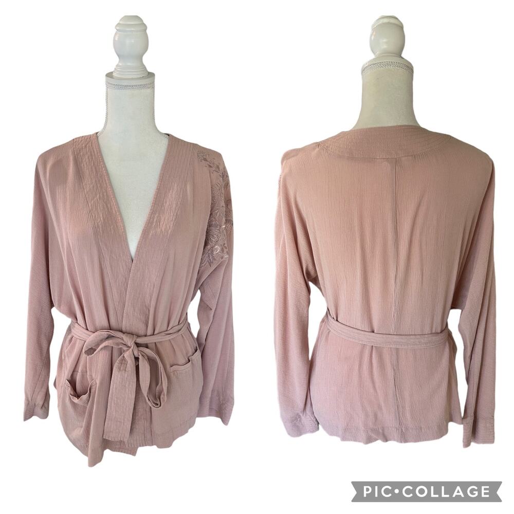 Sun and Shadow Blush Pink Floral Embroidered Open Front Kimono Robe Size Medium